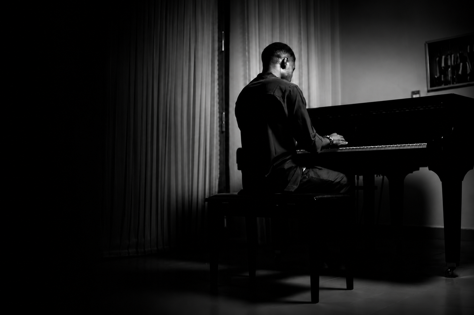 Kingsley Khord at the piano